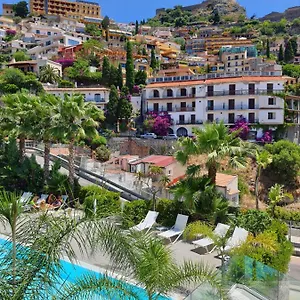 Apartment Minerva Luxury Town Center , Pool And Parking