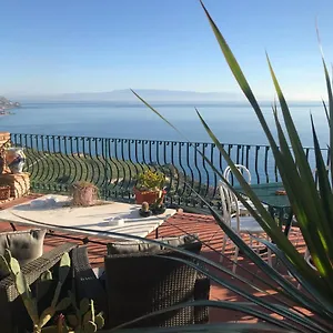 לינה וארוחת בוקר La Terrazza Sul Mare