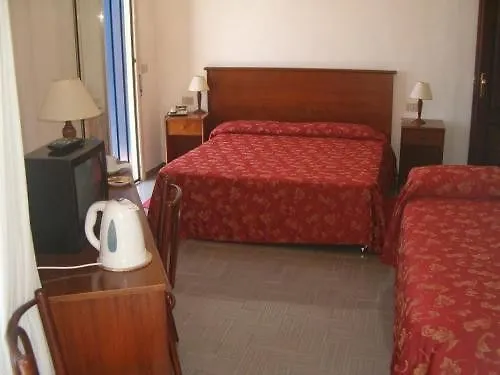 Hotel Isola Bella تاورمينا